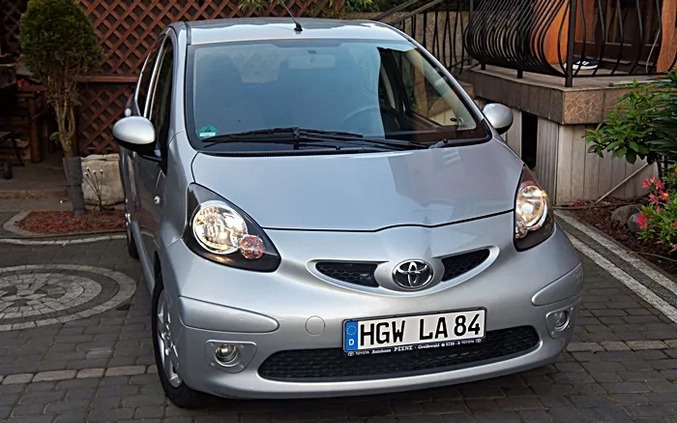 Toyota Aygo cena 14999 przebieg: 111000, rok produkcji 2006 z Raciąż małe 326